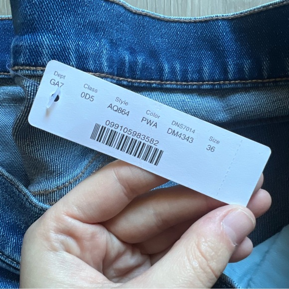 J. Crew Denim Pants Size 36 10’’ Toothpick High Rise Slightly Distressed Jeans - Picture 7 of 7